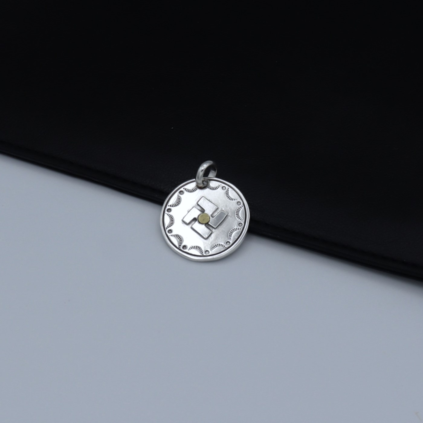 コインコンチョペンダントトップ CREST様アイテム